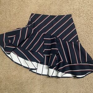 Express asymmetrical skirt